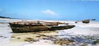 Белоснежный пляж с кристально чистой водой