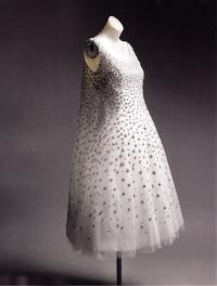 Платье-трапеция L’Elephant blanc (Ив Сен-Лоран для дома Dior, весна-лето 1958)