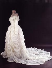 Свадебное платье невесты майора Клода Хенсингера (времена Второй мировой войны)