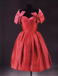 Типичное коктейльное платье 50-х годов